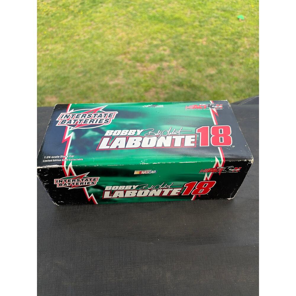 ACTION  1:24 Scale Bobby Labonte # 18 Interstate Batteries-2002